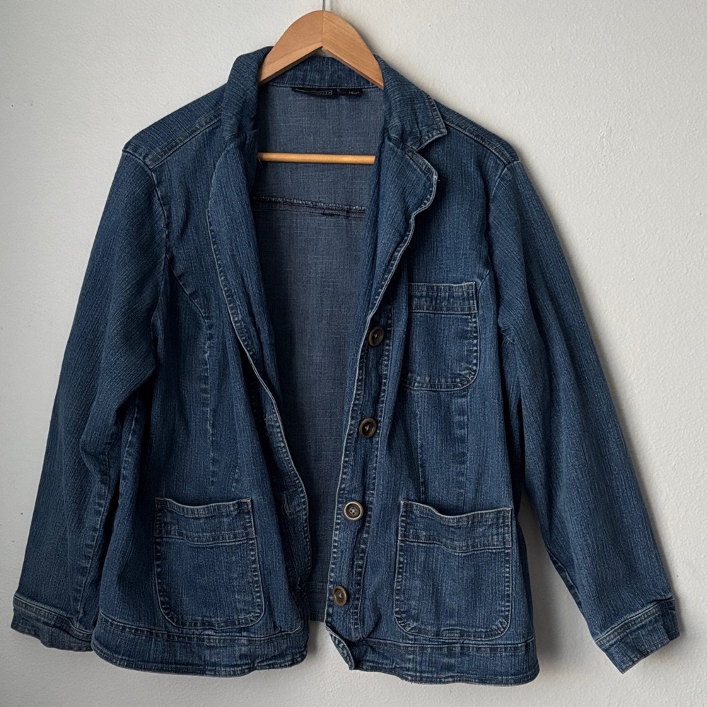 Relativity Medium Wash Vintage Denim Jacket